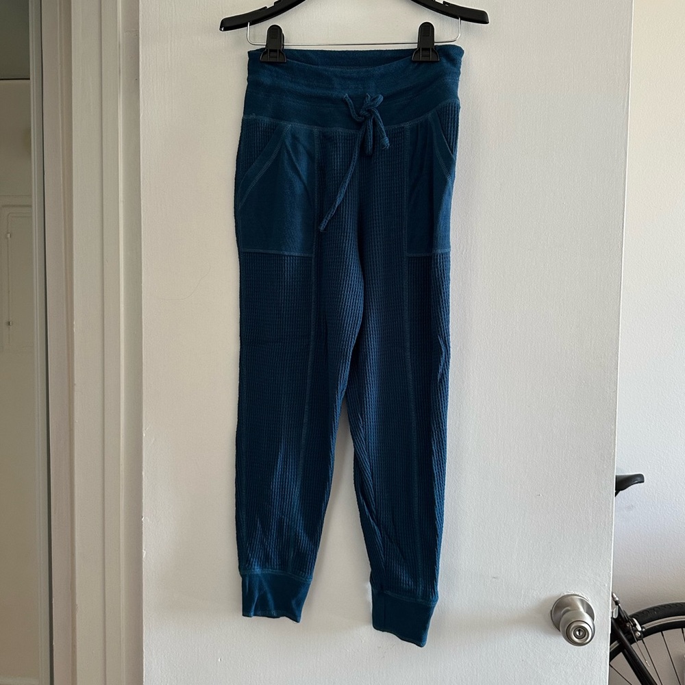 Urban Outfitters Out From Under Blue Thermal Jogger Pant size Small EUC - Picture 5 of 10